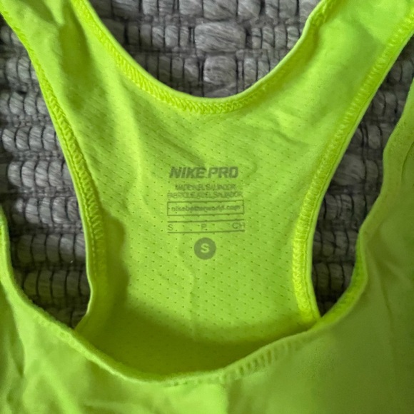 Nike dry fit running tank top - Picture 2 of 4